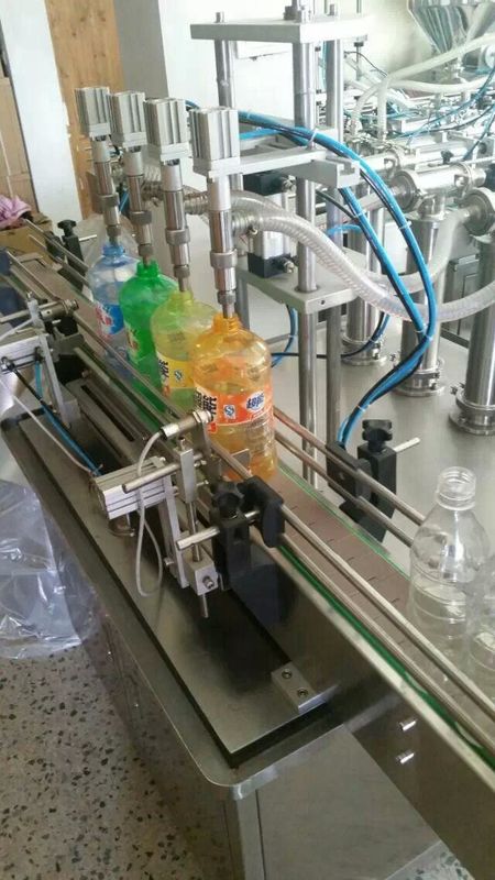 Mesin Pengisian Inline 4 Nozzles Mesin Pengisian Cairan Overflow Otomatis Pengisi Botol Cairan Untuk Jus Minuman