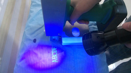 Printer Flatbed Inkjet Efisiensi Tinggi, Mesin Coding Tanggal Kedaluwarsa Printer Inkjet Genggam AU-260