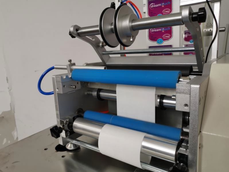 Mesin Pelabelan Botol Plastik Air Grosir Meja Ganda Sisi Bulat Dengan Penghitung